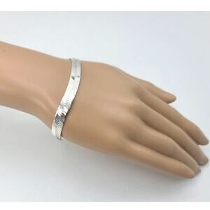 Sterling Silver Canada 7mm Wide Herringbone Chain Bracelet Size 7.25"